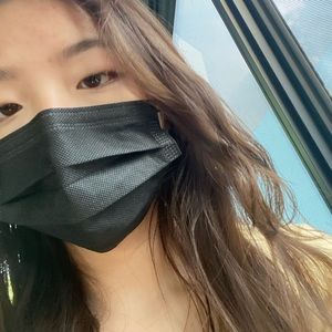 Meet your Posher, Adora